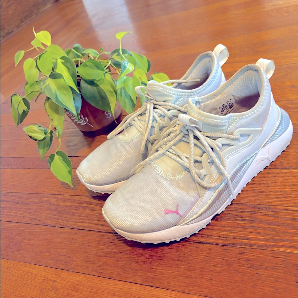 Puma sneakers EUC